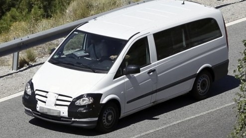 Ondernemers opgelet, dit is de vernieuwde Mercedes-Benz Viano. Om weer modern voor de dag te komen heeft Das Haus minimale wijzigingen aan de ondernemersbus doorgevoerd. De verwachting is dat vernieuw