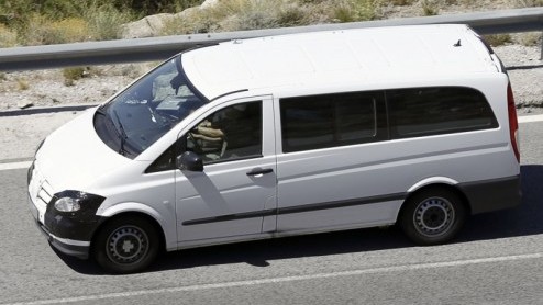 Ondernemers opgelet, dit is de vernieuwde Mercedes-Benz Viano. Om weer modern voor de dag te komen heeft Das Haus minimale wijzigingen aan de ondernemersbus doorgevoerd. De verwachting is dat vernieuw