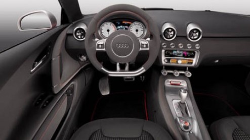 De stormvloed aan nieuwe Audi-modellen is nog lang niet voorbij. Voor dit jaar staat de nieuwe A1 nog op stapel. Na een korte sluiting van de fabriek rollen vanaf oktober de eerste exemplaren al van d