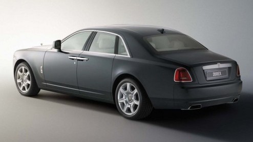 Rolls-Royce heeft nieuwe specificaties van de langverwachte Ghost vrijgegeven. Het 'kleinste' vlaggenschip kan rekenen op een rijkelijke motorisering: een geblazen 6.6 V12 met maar liefst 570 pk. De p