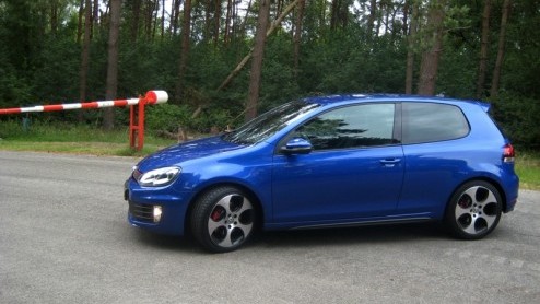 Het is duidelijk. De nieuwe Volkswagen Golf GTI moet en zal weer gezien worden. Niet langer hoeft de liefhebberseditie onder de plak gehouden te worden met enkel een set grotere wielen, subtiele uitla