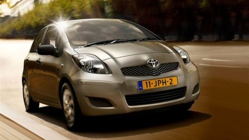 Toyota voegt tijdelijk een aantrekkelijk geprijsde uitvoering van de Yaris aan het gamma toe. Deze Yaris Cool heeft zoals de naam doet vermoeden in ieder geval airco, en staat in de prijslijst voor 11