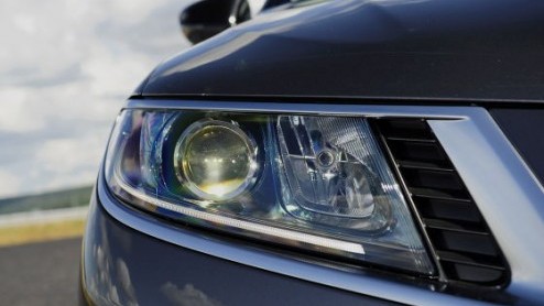 Ze zullen bij Saab wel balen, maar voor ons is het goed nieuws: dit is de nieuwe Saab 9-5 in volle glorie. Na talloze spionagebeelden kent het design van het nieuwe Zweedse vlaggenschip dan geen gehei