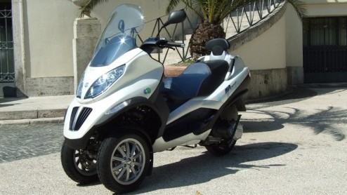 In het centrum van een groot aantal Italiaanse steden geldt tegenwoordig een verbod voor voertuigen met verbrandingsmotor. Elektrische (schonere) voertuigen daarentegen zijn wel toegestaan. De verwach