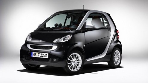 Het kleine dieseltorretje van de smart fortwo kan met ingang van modeljaar 2010 op een leuke krachtkuur rekenen. De 800cc driecilinder wordt 20% sterker en levert ook meer trekkracht. Het verbruik van