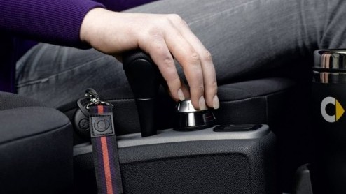 Het kleine dieseltorretje van de smart fortwo kan met ingang van modeljaar 2010 op een leuke krachtkuur rekenen. De 800cc driecilinder wordt 20% sterker en levert ook meer trekkracht. Het verbruik van