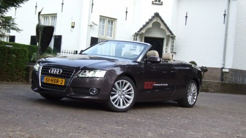 Herinner je je die elegante Audi A4 Cabriolet nog? Ja, natuurlijk! Mooi h? Helaas, dat model is niet meer. Audi heeft het roer om gegooid. Van de sedan wordt geen dakloze variant meer gebouwd. Wil je