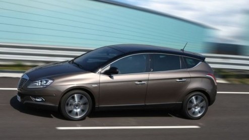 De Lancia Delta is sinds zijn introductie volledig met groene energielabels beplakt. Toch kon het de Italianen niet zuinig genoeg zijn, want door verlaging van het verbruik noteert de Delta nu diverse