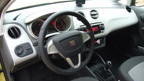 We schreven het ruim een jaar geleden tijdens onze eerste kennismaking met de nieuwe Seat Ibiza: mooie auto, die een duidelijke kwaliteitsslag heeft gemaakt, maar de luidruchtige 1.9 pompverstuiver T