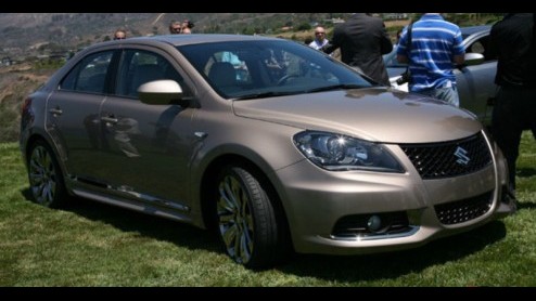 Is Suzuki geen 'sedan-merk'? Met de Kizashi kan dat wel eens gaan veranderen. Nu het merk na de presentatie van diverse studiemodellen toch besloten heeft met de Kizashi op de markt te komen duikt nu 