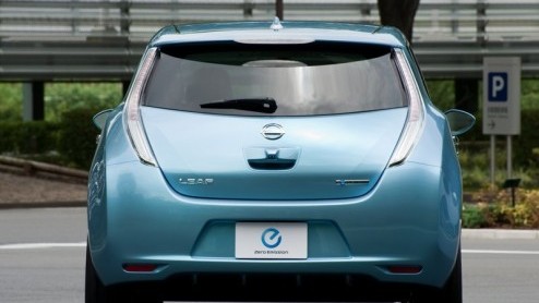 Nissan's grootste plannen om met een betaalbare elektrisch aangedreven auto op de markt te komen worden nu wel heel concreet. De nieuwe Leaf is compleet nieuw ontwikkeld en zoemt eind volgend jaar naa