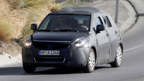 Suzuki heeft bijzonder goed gescoord met hun Swift. Maar, om iedereen tevreden te houden staat er een nieuwe versie op de agenda. Deze debuteert op de Autosalon van Parijs in 2010. Nieuwe beelden van 