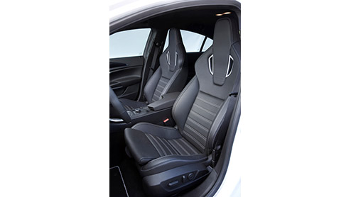 De nieuwe Opel Insignia OPC is per direct te bestellen bij de dealer. Wel handig om te weten wat deze 325 pk-beul moet gaan kosten. Prijzen beginnen bij 62.350 eur en 400 euro meer voor de hatchback.