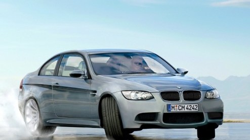 De nieuwe BMW M3 laat niet lang meer op zich wachten. En hij komt er niet alleen als coup, maar ook als sedan en cabriolet (met wegklapbaar stalen dak) zo blijkt uit deze spionagefoto's, die Autovand