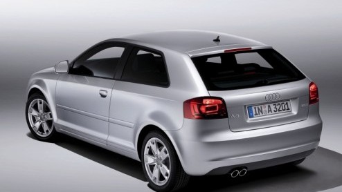 In de markt voor een Audi A3 en wil je extra sportief en luxe voor de dag komen? Dan is er de gelimiteerde S edition, vanaf 31.990 euro. Compleet met DVD-navigatie, het S line-pakket en 17 inch wielen