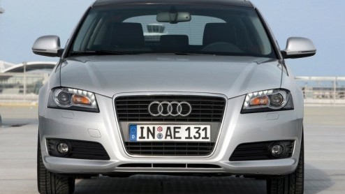 In de markt voor een Audi A3 en wil je extra sportief en luxe voor de dag komen? Dan is er de gelimiteerde S edition, vanaf 31.990 euro. Compleet met DVD-navigatie, het S line-pakket en 17 inch wielen