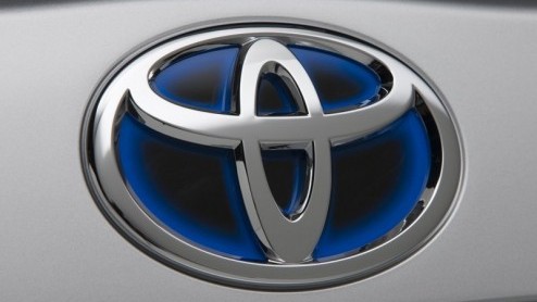 De Prius is hot. Zelfs zo populair dat de Panasonic-fabriek waar de accu's voor de Japanner worden geproduceerd overuren draait. Meer dan 500.000 Priussen die Toyota nu al per jaar produceert kan Pana