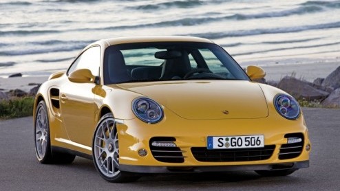 Porsche presenteert hun nieuwe 911-topmodel op de IAA in Frankfurt. Liefhebbers weten precies over welke uitvoering we praten; de 911 Turbo! Dankzij een nieuwe 3.8 litermotor met 500 pk vermogen en mi