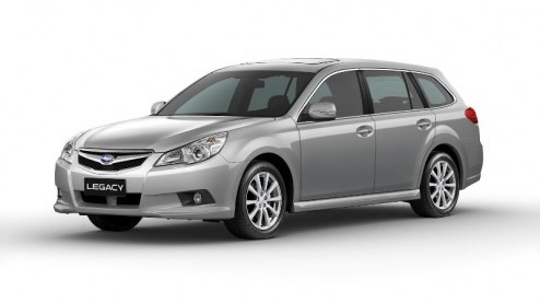 Hadden we de nieuwe Subaru Legacy al niet gezien? Jawel, maar dit is de Europese versie, en die verschilt op details van zijn voor Azi en Amerika bestemde tweelingbroer. De Legacy komt wederom als se