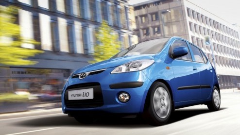 Hyundai start met downsizen en gaat meteen serieus aan de slag. De toch al zuinige i10 wordt volgend jaar ook leverbaar met een 800cc driecilinder turbomotor.