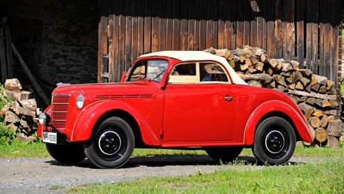 De PVV pleit voor oldtimerregeling zoals we die hebben gekend. Auto's die ouder zijn dan 25 jaar moeten weer wegenbelastingvrij kunnen worden. De grens werd immers bij het invoeren van de kilometerbep