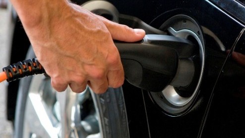 Over de vrijwel uitontwikkelde Chevrolet Volt is al veel geschreven. Met zijn elektrische aandrijving, zelf op te laden accu's en een conventionele krachtbron als generator is het een spectaculair sta