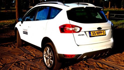 Ford was als Europese autofabrikant relatief laat met het bestormen van het compacte SUV-segment. De Kuga pakte wel direct serieus uit met zijn uitgesproken design en strakke rijeigenschappen. Maar, m
