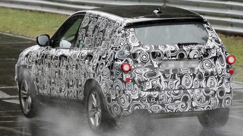 Nu de BMW X1 gereed staat voor introductie, is de aandacht in het spionagecircuit weer gericht op de nieuwe generatie van zijn grote broer X3. We zagen de Beier al eerder in het wild; maar dit keer kw