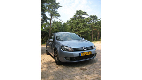 Is gas nou alleen om op te koken, of niet? Terwijl autofabrikanten liever geen vingers willen branden aan LPG, heeft Volkswagen hoop en is de populaire Golf er nu ook als BiFuel. Als schoon en voord