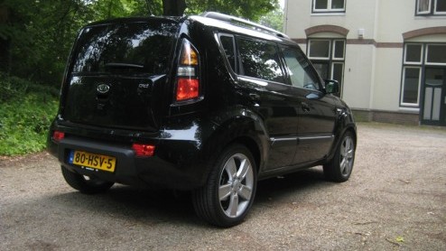 Wie zich opvallend door het verkeer wil loodsen kan sinds kort ook bij Kia terecht. De eigenzinnig ontworpen Kia Soul steekt namelijk met kop en schouders boven zijn familieleden uit. Speciaal voor de
