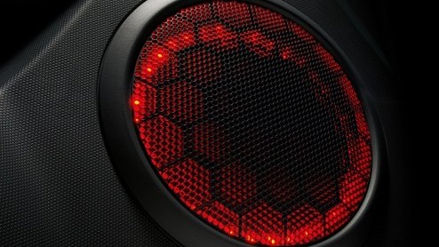 Wie zich opvallend door het verkeer wil loodsen kan sinds kort ook bij Kia terecht. De eigenzinnig ontworpen Kia Soul steekt namelijk met kop en schouders boven zijn familieleden uit. Speciaal voor de