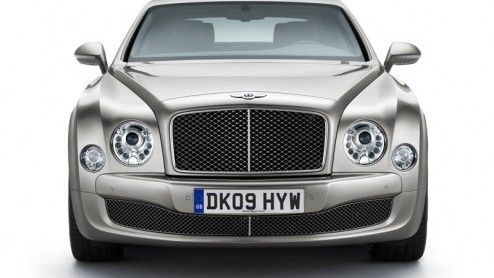 Dat bij Bentley modeluitbreiding in het verschiet ligt, staat vast. Deze door het merk zelf aangeduide 'Grand Bentley' dook na een teaser zelfs al op via een gelekte fabrieksfoto. Vandaag hebben we de