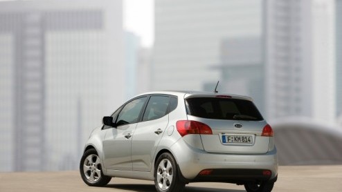 Kia zoekt letterlijk en figuurlijk de ruimte in het compacte B-segment. Deze veelzijdige kleine MPV komt onder de naam Venga nog dit jaar op de markt. Alleen in Europa, want deze Koreaan is speciaal v