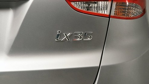 Hyundai heeft vandaag officile informatie rondom de iX35 losgelaten. Naar eigen zeggen is deze nieuwe crossover meer dan alleen een opvolger van de populaire Tuscon. In Frankfurt wordt de iX35 dan vo