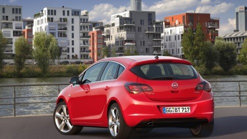 Voor Opel staat de IAA Frankfurt in het teken van de nieuwe Astra. Beelden en de eerste details zijn al bekend gemaakt; vandaag is het motorpalet aan de beurt. De Duitsers pakken uit met krachtige en