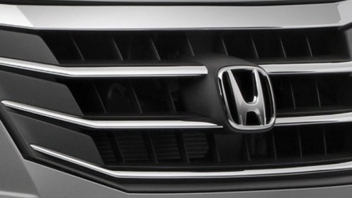 Niet voor ons, maar wel in aantocht is de Honda Accord Crosstour. Deze voor Amerika bestemde Japanner zal als een grote hatchback met vijf deuren door het leven gaan. Honda houdt de gemoederen echter 