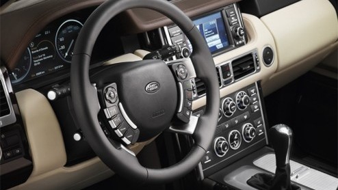 De Land Rover-dealers maken zich op voor nog twee nieuwe modellen, te weten de vernieuwde Range Rover en Range Rover Sport. Beide heren kunnen pronken met nieuwe motoriseringen en meer luxe. Dientenge