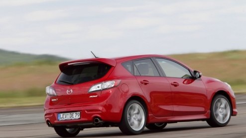 Nu we de eerste kilometers met de nieuwe Mazda3 MPS hebben gemaakt, is ook de prijskaart geen geheim meer. Mazda's sportieve vlaggenschip met liefst 260 pk staat voor 39.995 euro bij dealers.