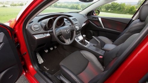 Nu we de eerste kilometers met de nieuwe Mazda3 MPS hebben gemaakt, is ook de prijskaart geen geheim meer. Mazda's sportieve vlaggenschip met liefst 260 pk staat voor 39.995 euro bij dealers.