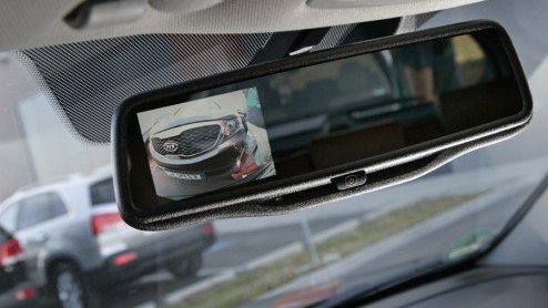 Midden in de SUV-hype lanceerde Kia in 2002 de eerste Sorento in Europa. Ondanks de ietwat beroerde rijeigenschappen bleek de relatief betaalbare Sorento een schot in de roos. Of dat ook geldt voor de