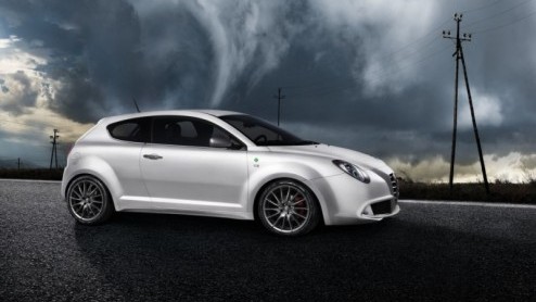 Het is nog geen GTA, maar wel een MiTo voor de echte Alfisten. Alfa Romeo onthult op de IAA Frankfurt de MiTo Quadrifoglio Verde; een krachtig uitgedoste uitvoering met de nieuwe 1.4 MultiAir TBi 170 