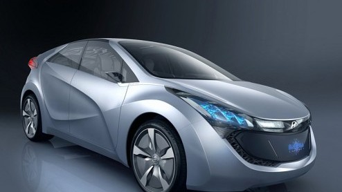 In Frankfurt laat Hyundai de ix-Metro zien, een studiemodel van de ideale stadsauto van de toekomst. Onder de kap huist een driecilinder turbomotor die door een elektromotor geassisteerd. Daarnaast wo