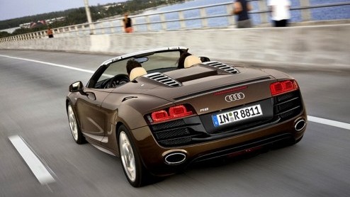 Eerst was er gewoon 'de R8', en onlangs zag de R8 V10 het licht. Maar, dat is nog niet alles. Het bewijs dat Audi ook een R8 Spider ontwikkeld heeft komt na spionagebeelden nu van het merk zelf. Offic