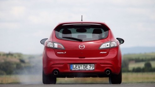 De drielettercombinaties GTI en OPC zullen bij sportievelingen waarschijnlijk heel prettig n bekend in de oren klinken. Bij Mazda schuilt serieus spektakel en veel snelheid in de code MPS. De Mazda