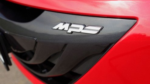 De drielettercombinaties GTI en OPC zullen bij sportievelingen waarschijnlijk heel prettig n bekend in de oren klinken. Bij Mazda schuilt serieus spektakel en veel snelheid in de code MPS. De Mazda
