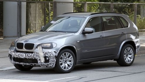 Volgend jaar is de BMW X5 in zijn huidige gedaante drie jaar op weg. De eerste rimpels - als die er al zijn - worden in 2010 met een opfriskuur gladgestreken.