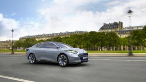 Renault gaat op de IAA in de aanval met elektrische autos. Vanaf 2011 zet het merk de eerste modellen op de markt. Vandaag zijn in Frankfurt vier elektrische conceptcars uit de doeken gegaan, als voo