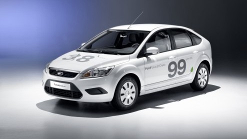 Ford heeft de Focus ECOnetic onder handen genomen. Dit spaarzame familielid is voortaan uitgerust met een start-stop systeem en nieuwe ecotechnologie, waardoor het verbruik is gedaald naar slechts 3