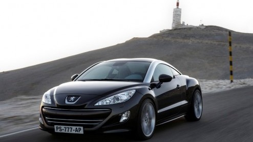 Om de introductie van de nieuwe Peugeot RCZ helemaal niet ongemerkt voorbij te laten gaan wordt er een speciale gelimiteerde serie aangeboden. Het gaat om slechts 200 wit-zwarte exemplaren voor heel E