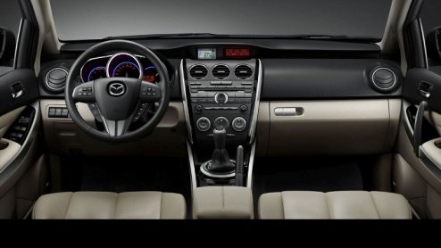 Mazda heeft de vernieuwde CX-7 een vers prijskaartje gegeven. De robuuste Japanner werd immers fijngeslepen en bovendien kwam er een dieseluitvoering bij. Prijzen beginnen bij 42.595 euro voor de 2.2 